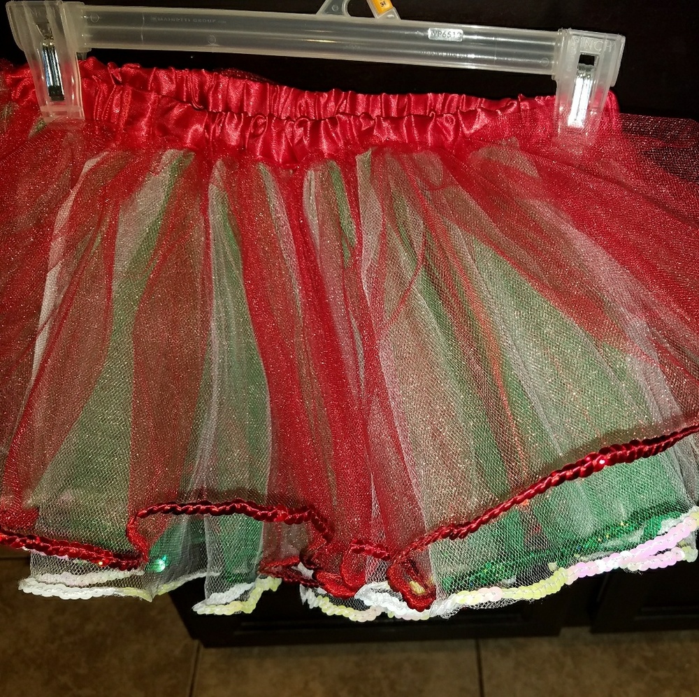 Girls tutu brand. New I hve size medium and lrg - Picture 2 of 3